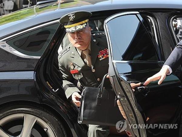 Marine Corps Commandant Lt. Gen. Kim Kye-hwan arrives at the Corruption Investigation Office for High-ranking Officials in Gwacheon, south of Seoul, on May 4, 2024, for questio<em></em>ning over an alleged influence-peddling case related to the death of a young Marine last year. (Yonhap) 